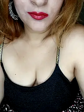 Snapshot of Queen-kohinoor chatting on 10/07/25, 10:12 Queen-kohinoor online show from 10/07/25, 10:12