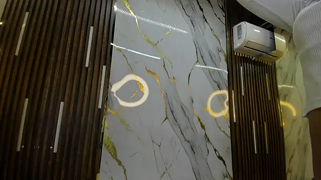 VictoriaDuart online show from 10/22/25, 08:41