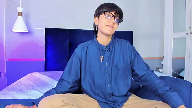 Tsuki Maru online show from 10/03/25, 07:55