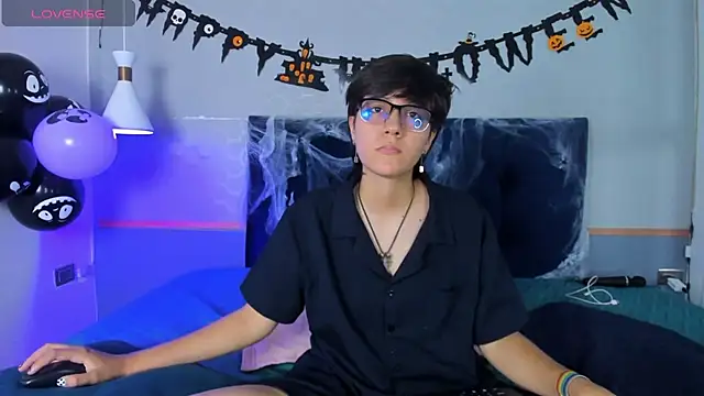 Tsuki Maru online show from 10/11/25, 08:07