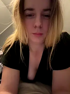 ellieen online show from 10/20/25, 09:59