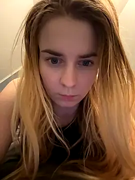 ellieen online show from 11/06/25, 09:59