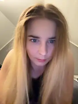 ellieen online show from 11/09/25, 09:57