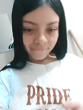 Snapshot of LunaJacobs chatting on 10/08/25, 07:33 LunaJacobs online show from 10/08/25, 07:33