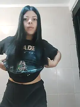 Snapshot of LunaJacobs chatting on 10/26/25, 02:56 LunaJacobs online show from 10/26/25, 02:56