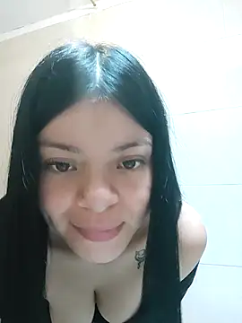 Snapshot of LunaJacobs chatting on 11/05/25, 03:45 LunaJacobs online show from 11/05/25, 03:45