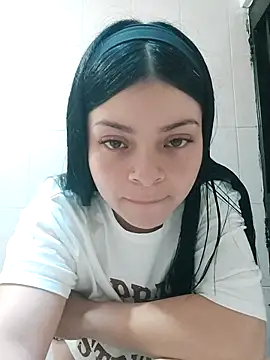 Snapshot of LunaJacobs chatting on 11/10/25, 09:47 LunaJacobs online show from 11/10/25, 09:47