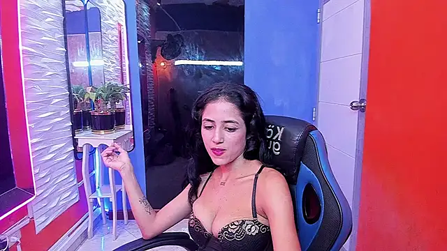 Snapshot of emily_rz1 chatting on 10/02/25, 03:46 emily rz1 online show from 10/02/25, 03:46