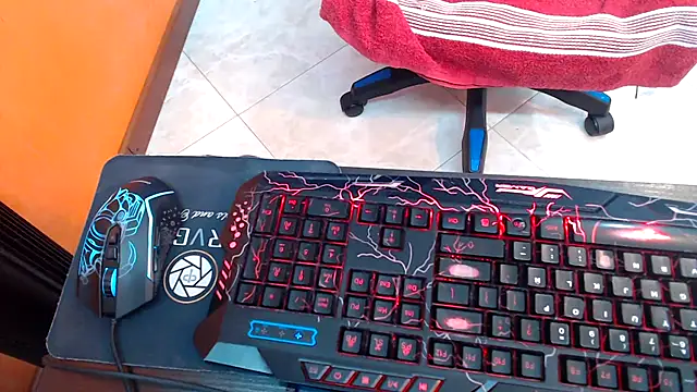 Snapshot of emily_rz1 chatting on 11/19/25, 09:48 emily rz1 online show from 11/19/25, 09:48