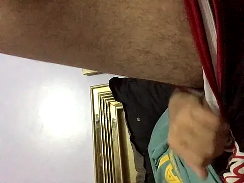 FlungBergenia online show from 11/07/25, 03:23