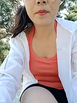 Snapshot of bingxin- chatting on 09/15/25, 02:22 bingxin- online show from 09/15/25, 02:22