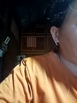 Snapshot of ningchun20 chatting on 10/18/25, 03:31 ningchun20 online show from 10/18/25, 03:31