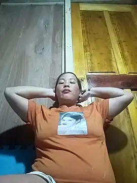 Snapshot of ningchun20 chatting on 10/23/25, 10:47 ningchun20 online show from 10/23/25, 10:47