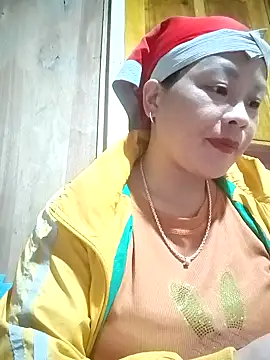 Snapshot of ningchun20 chatting on 10/24/25, 12:45 ningchun20 online show from 10/24/25, 12:45