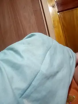 Snapshot of ningchun20 chatting on 10/25/25, 05:08 ningchun20 online show from 10/25/25, 05:08