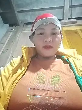 Snapshot of ningchun20 chatting on 10/26/25, 05:30 ningchun20 online show from 10/26/25, 05:30