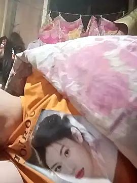 Snapshot of ningchun20 chatting on 10/28/25, 09:50 ningchun20 online show from 10/28/25, 09:50