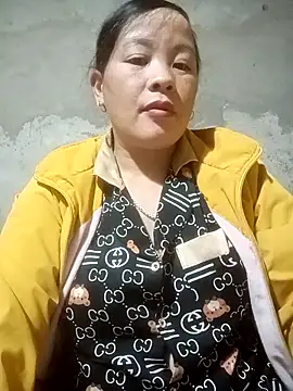 Snapshot of ningchun20 chatting on 11/12/25, 11:32 ningchun20 online show from 11/12/25, 11:32