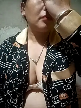 Snapshot of ningchun20 chatting on 11/13/25, 11:42 ningchun20 online show from 11/13/25, 11:42