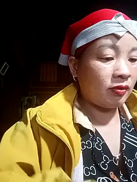 Snapshot of ningchun20 chatting on 11/14/25, 02:10 ningchun20 online show from 11/14/25, 02:10