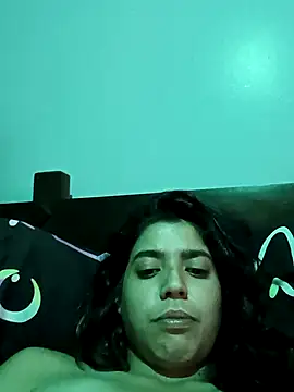 Snapshot of Maricamposs chatting on 10/23/25, 09:02 Maricamposs online show from 10/23/25, 09:02