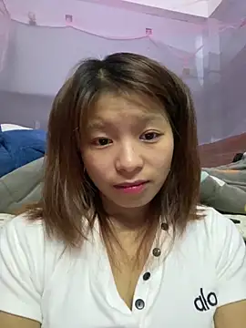 Snapshot of Mai_bb chatting on 10/01/25, 10:10 Mai bb online show from 10/01/25, 10:10