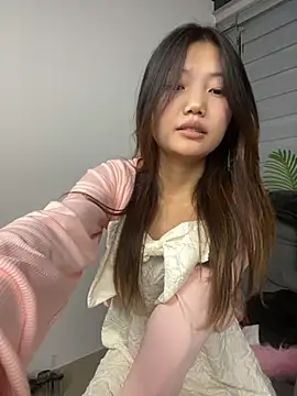 Snapshot of xixi_28 chatting on 09/11/25, 03:23 xixi 28 online show from 09/11/25, 03:23