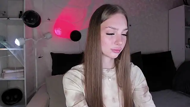 Snapshot of AliceLababy_ chatting on 11/02/25, 04:15 AliceLababy online show from 11/02/25, 04:15