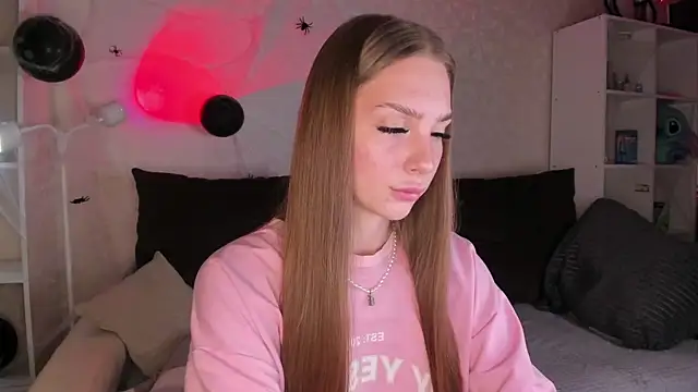 Snapshot of AliceLababy_ chatting on 11/03/25, 03:41 AliceLababy online show from 11/03/25, 03:41