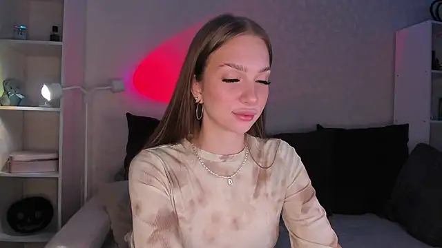 Snapshot of AliceLababy_ chatting on 11/05/25, 04:12 AliceLababy online show from 11/05/25, 04:12