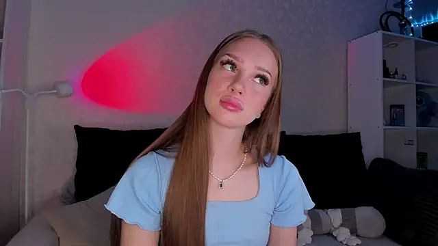 Snapshot of AliceLababy_ chatting on 11/09/25, 03:16 AliceLababy online show from 11/09/25, 03:16