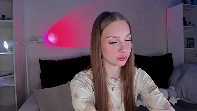 Snapshot of AliceLababy_ chatting on 11/13/25, 03:16 AliceLababy online show from 11/13/25, 03:16