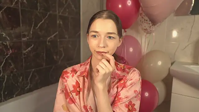 RoxieBolich online show from 10/17/25, 02:41