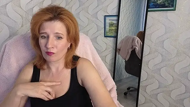 Snapshot of Elannaria chatting on 09/19/25, 03:45 Elannaria online show from 09/19/25, 03:45
