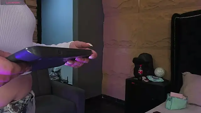 SophiaDior  online show from 11/09/25, 01:09