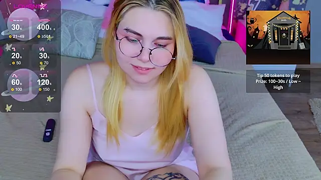 Evie Vall online show from 10/20/25, 03:23