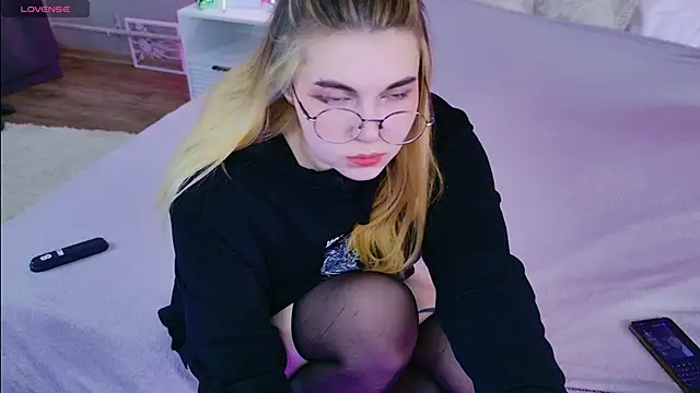 Evie Vall online show from 11/03/25, 03:13