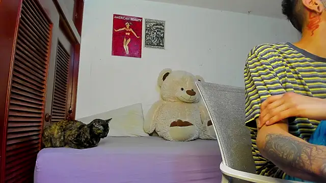 cold snow013 online show from 10/26/25, 08:42