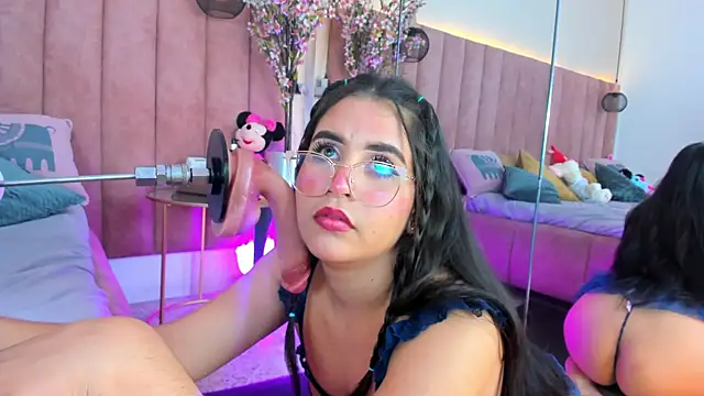 LizzyOlsen online show from 10/22/25, 03:40