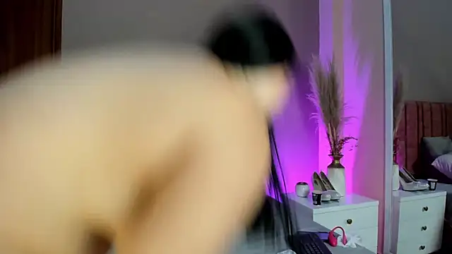 MaraRosenthal online show from 11/01/25, 05:48