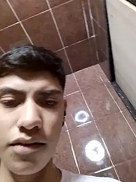 aispuro8505 online show from 11/12/25, 05:46