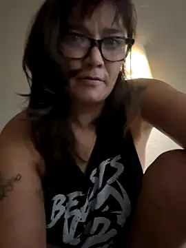 Snapshot of cupcakekitty1414 chatting on 09/15/25, 06:46 cupcakekitty1414 online show from 09/15/25, 06:46