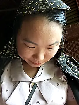 may-squirl online show from 10/20/25, 02:23