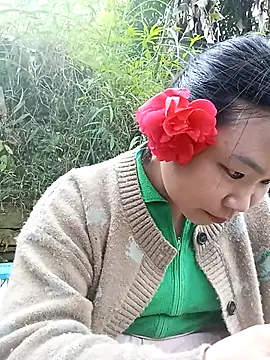 may-squirl online show from 10/31/25, 07:09