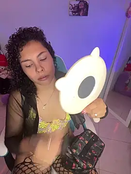 Snapshot of ViolettaMiller_ chatting on 09/15/25, 01:22 ViolettaMiller online show from 09/15/25, 01:22