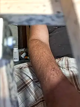 Snapshot of Bush_smusher chatting on 09/16/25, 02:56 Bush smusher online show from 09/16/25, 02:56