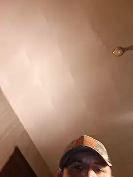 Snapshot of Bush_smusher chatting on 11/02/25, 02:47 Bush smusher online show from 11/02/25, 02:47