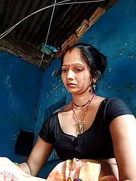 Snapshot of Jooli_xx chatting on 09/09/25, 02:22 Jooli xx online show from 09/09/25, 02:22