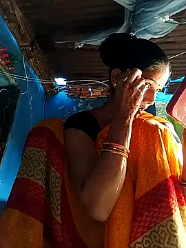 Snapshot of Jooli_xx chatting on 09/15/25, 02:44 Jooli xx online show from 09/15/25, 02:44