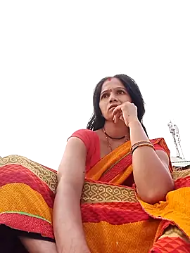 Snapshot of Jooli_xx chatting on 09/18/25, 01:18 Jooli xx online show from 09/18/25, 01:18